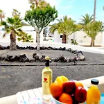Apartment Eduardo A Primera Linea Del Mar Costa Teguise